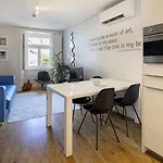 Апартаменти Chiado Square |