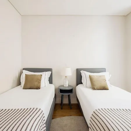 Chiado Square Apartments | Lisbon Best Apartments Апартаменты *