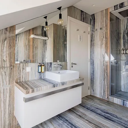 Chiado Square Apartments | Lisbon Best Apartments